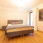 Schloessle شاليه *